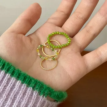 4Pcs de Verão Bohemia em Cristal Cordão Conjunto de Anéis para as Mulheres Fresco Pérolas Coloridas Anéis de Dedo de Esticar a Corda coreano Moda Jóias